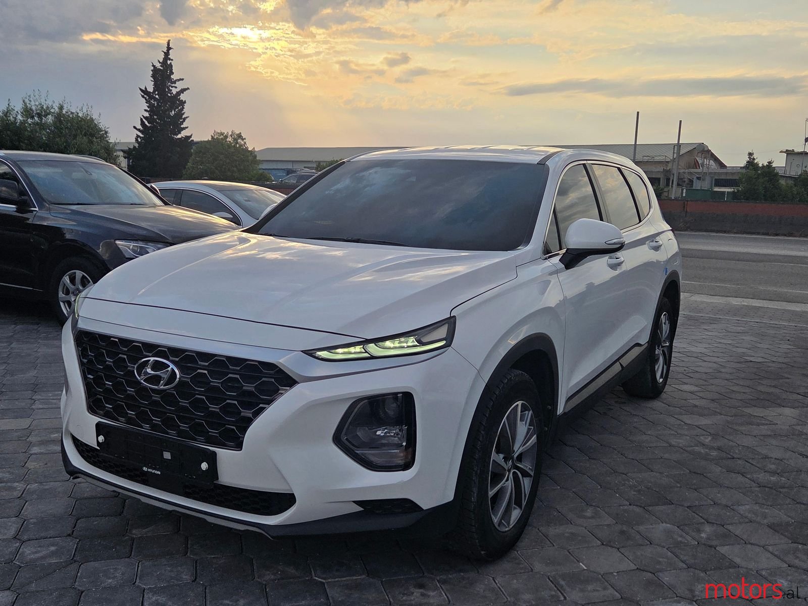 2019' Hyundai Santa Fe photo #2