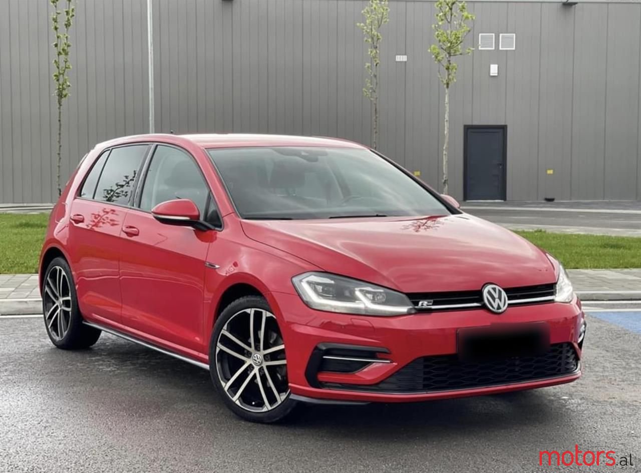 2018' Volkswagen Golf photo #3