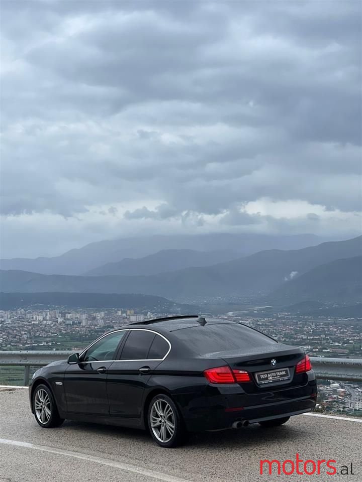 2010' BMW 530 photo #5