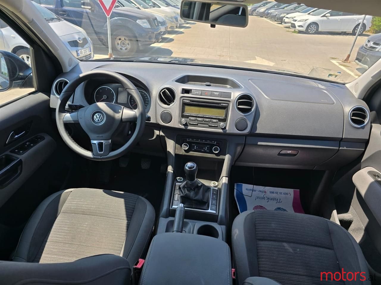 2011' Volkswagen Amarok photo #6