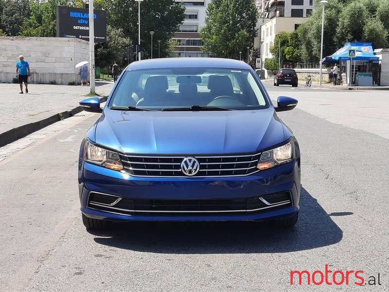 2016' Volkswagen Passat photo #6