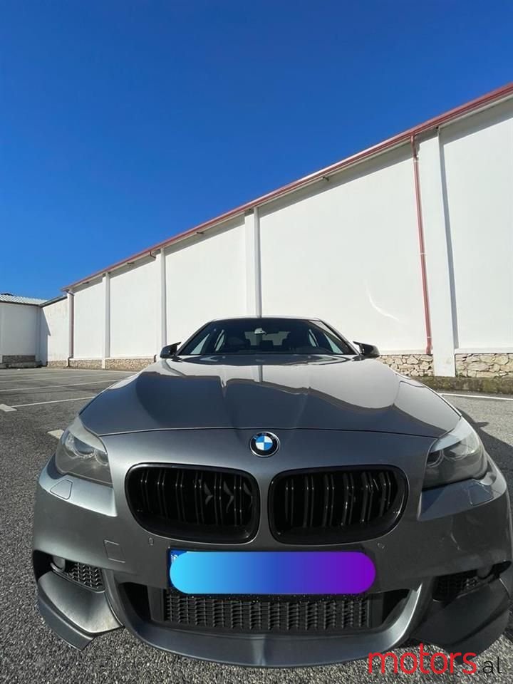 2011' BMW 520 photo #1