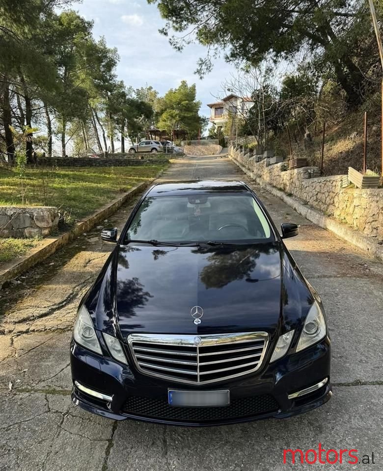 2013' Mercedes-Benz E 220 photo #2