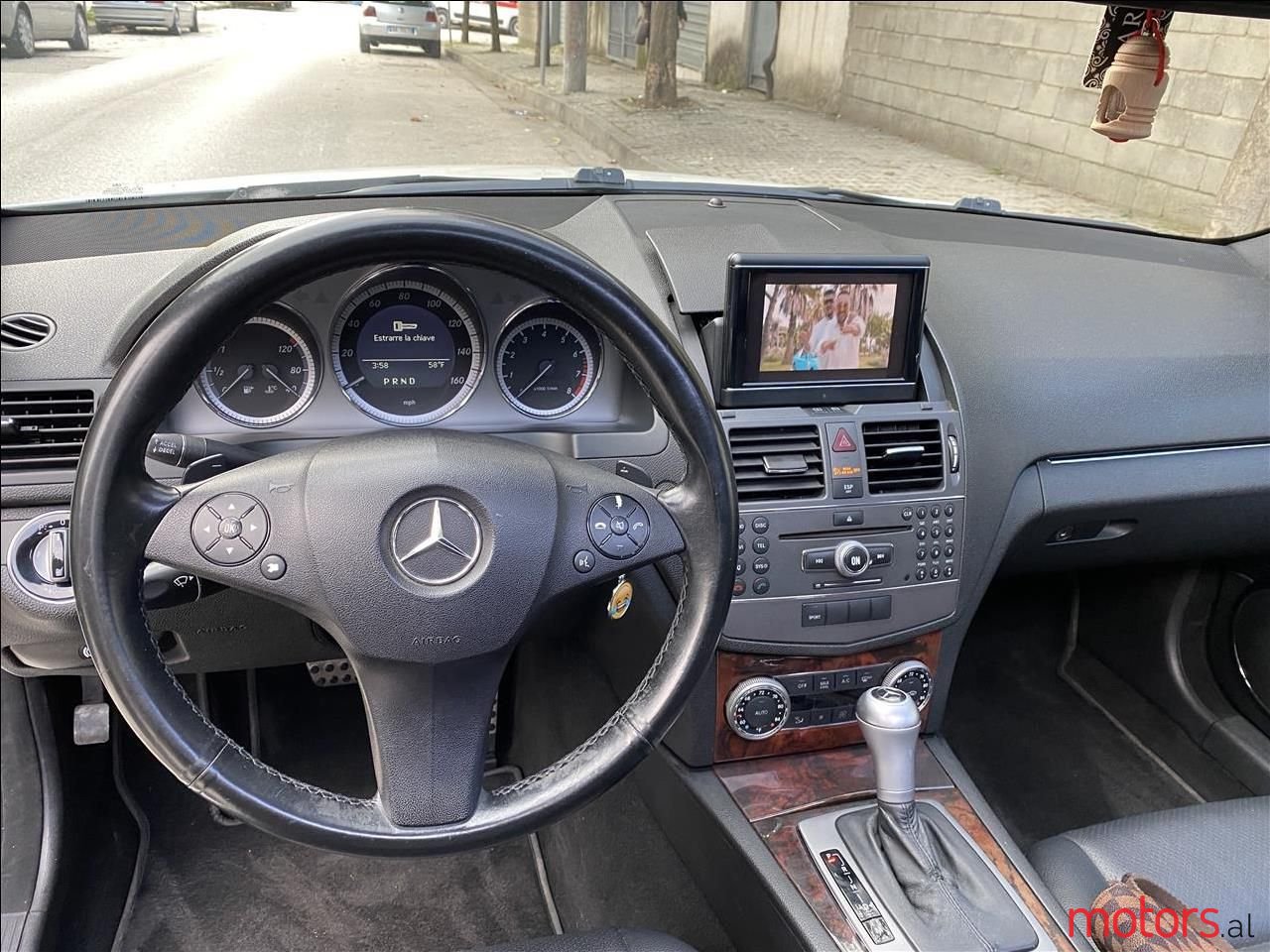 2010' Mercedes-Benz C 300 photo #3