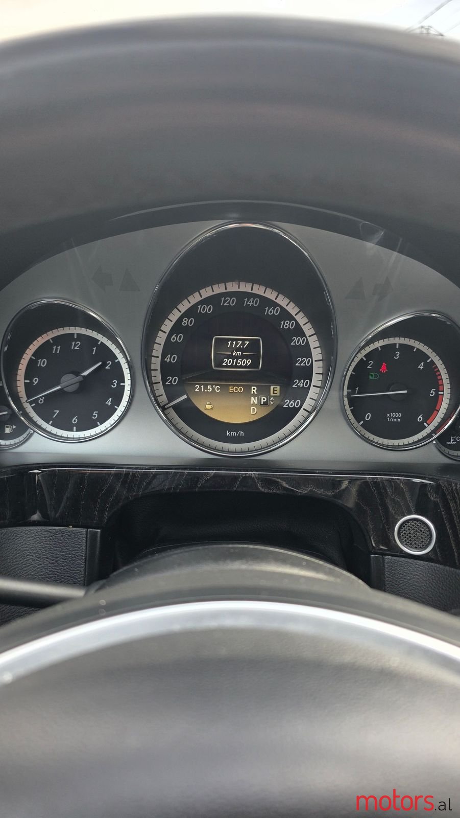 2012' Mercedes-Benz E 220 photo #6