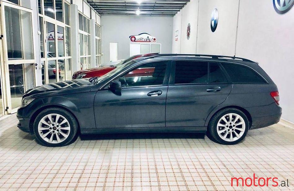 2009' Mercedes-Benz C 220 photo #1