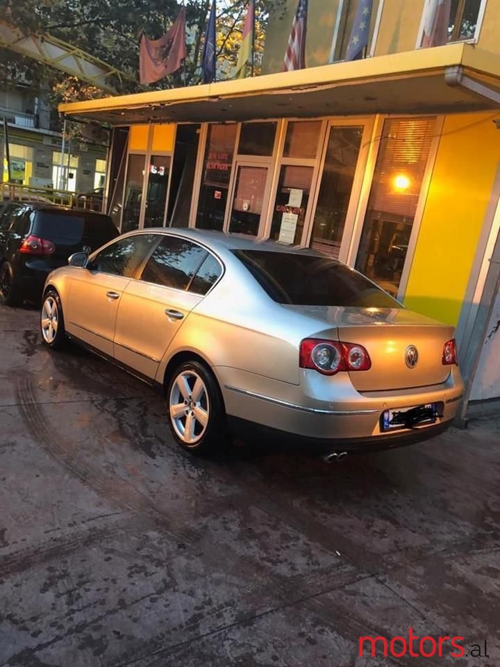 2007' Volkswagen Passat photo #4