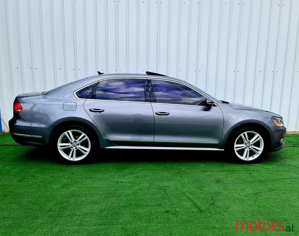 2012' Volkswagen Passat photo #1