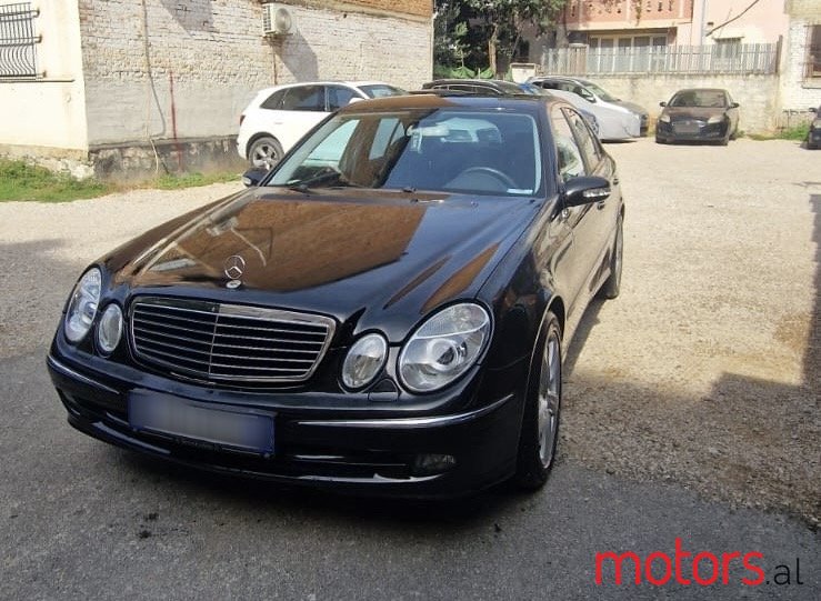 2005' Mercedes-Benz E 220 photo #1