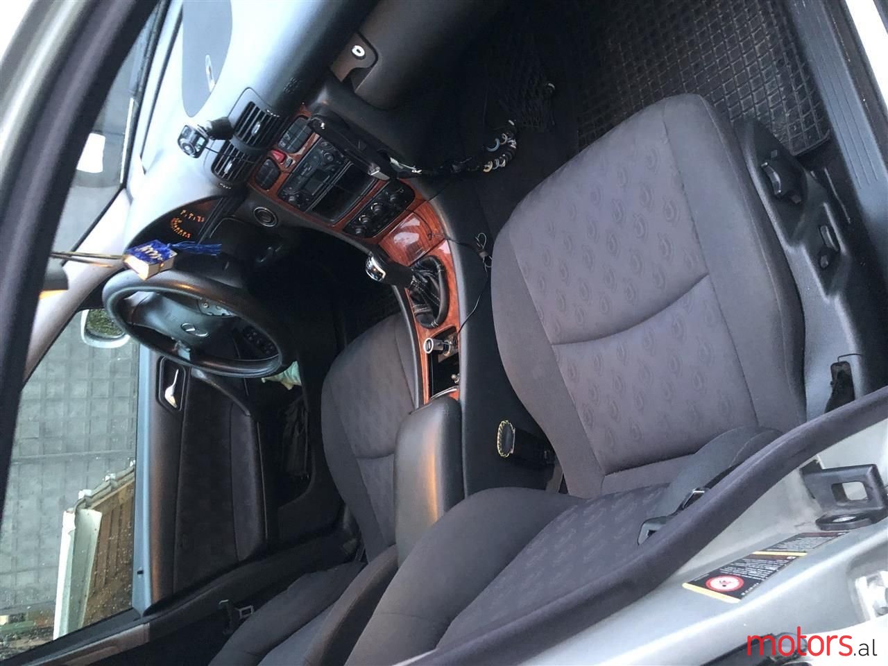 2002' Mercedes-Benz C 180 photo #3