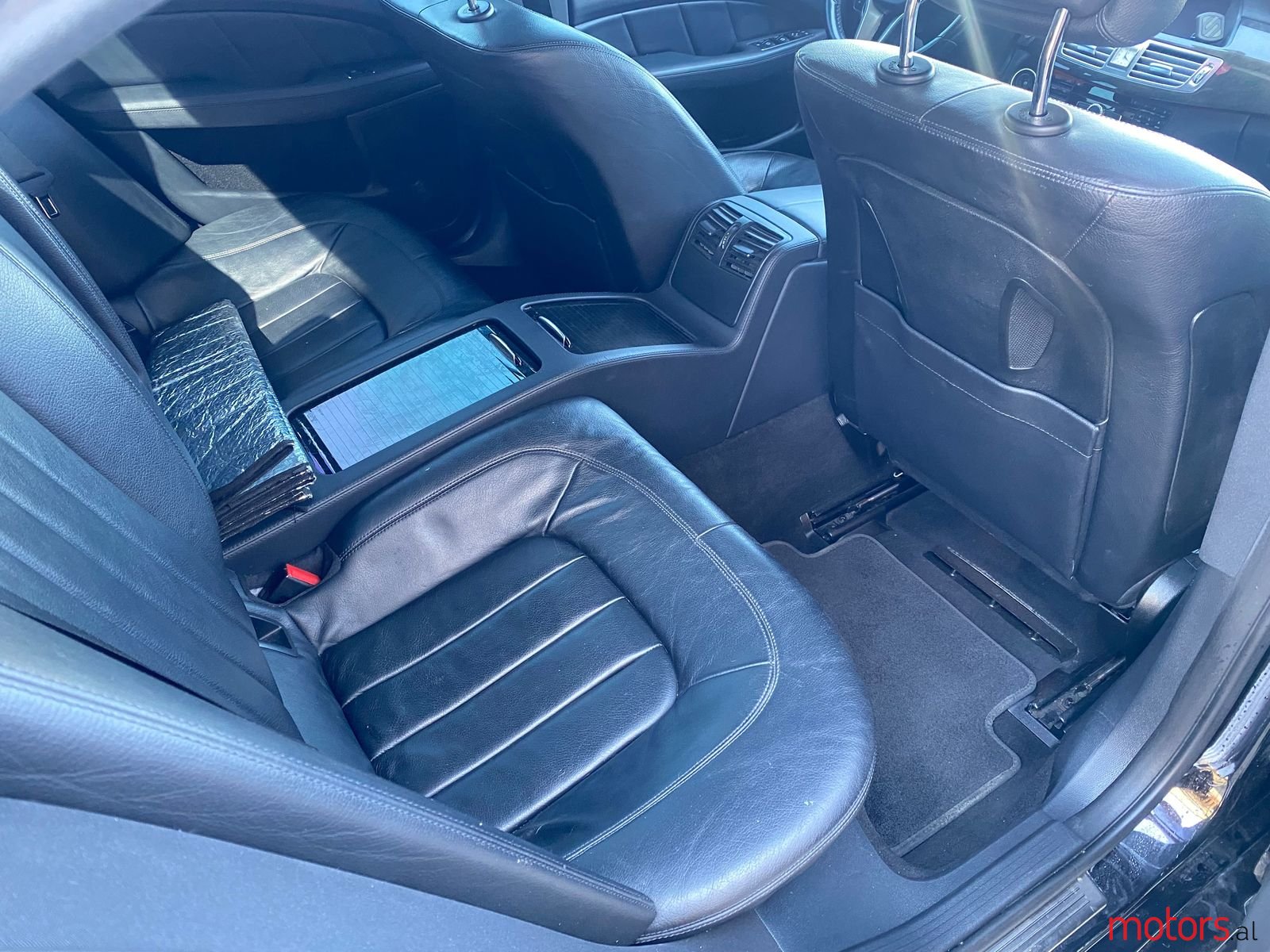 2011' Mercedes-Benz CLS 350 photo #2