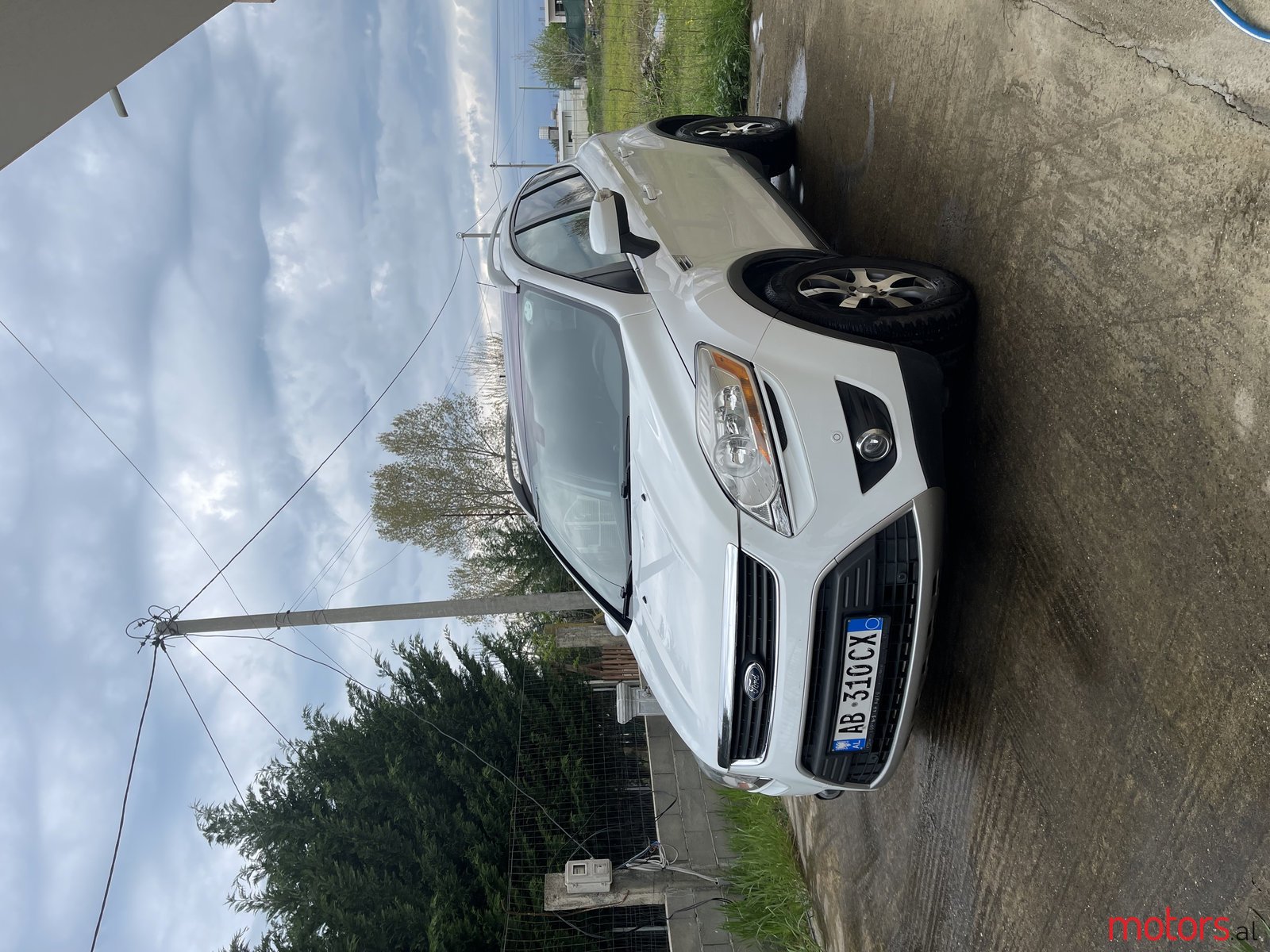 2011' Ford Kuga photo #1