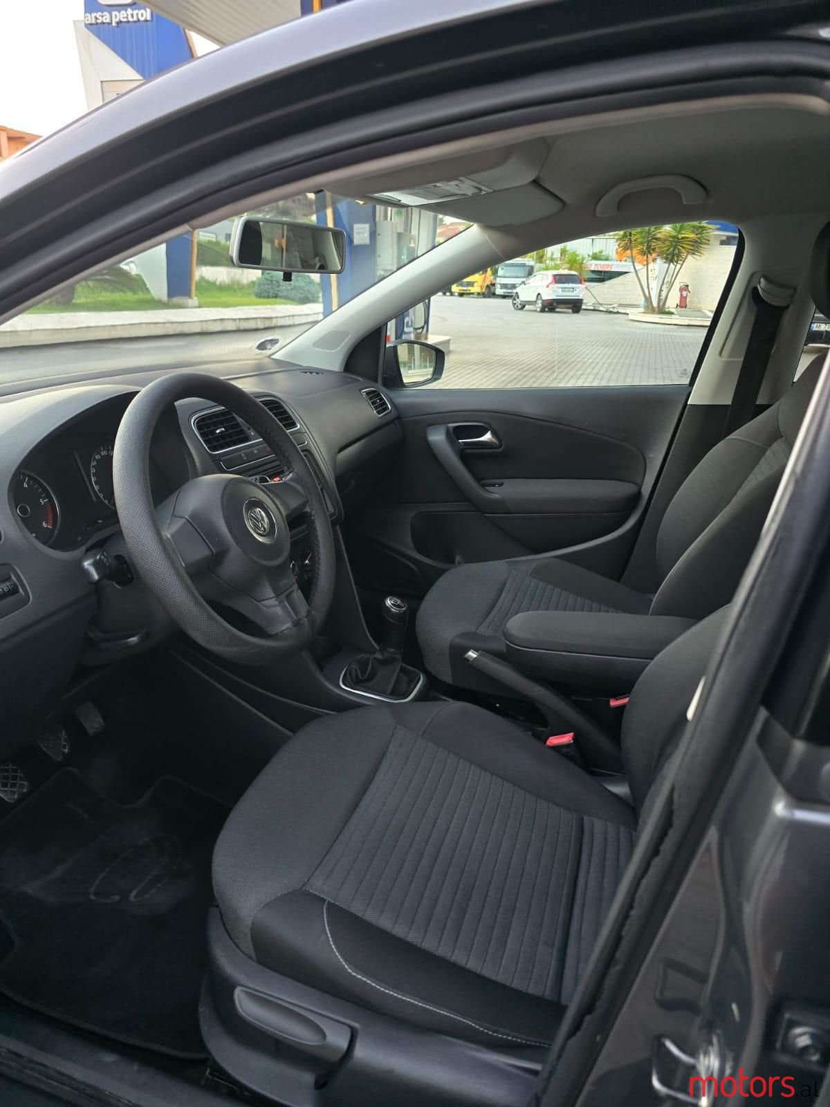 2012' Volkswagen Polo photo #3