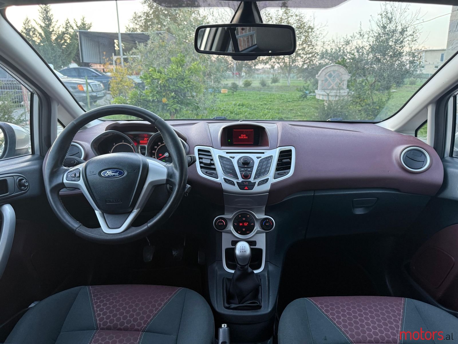 2011' Ford Fiesta photo #4