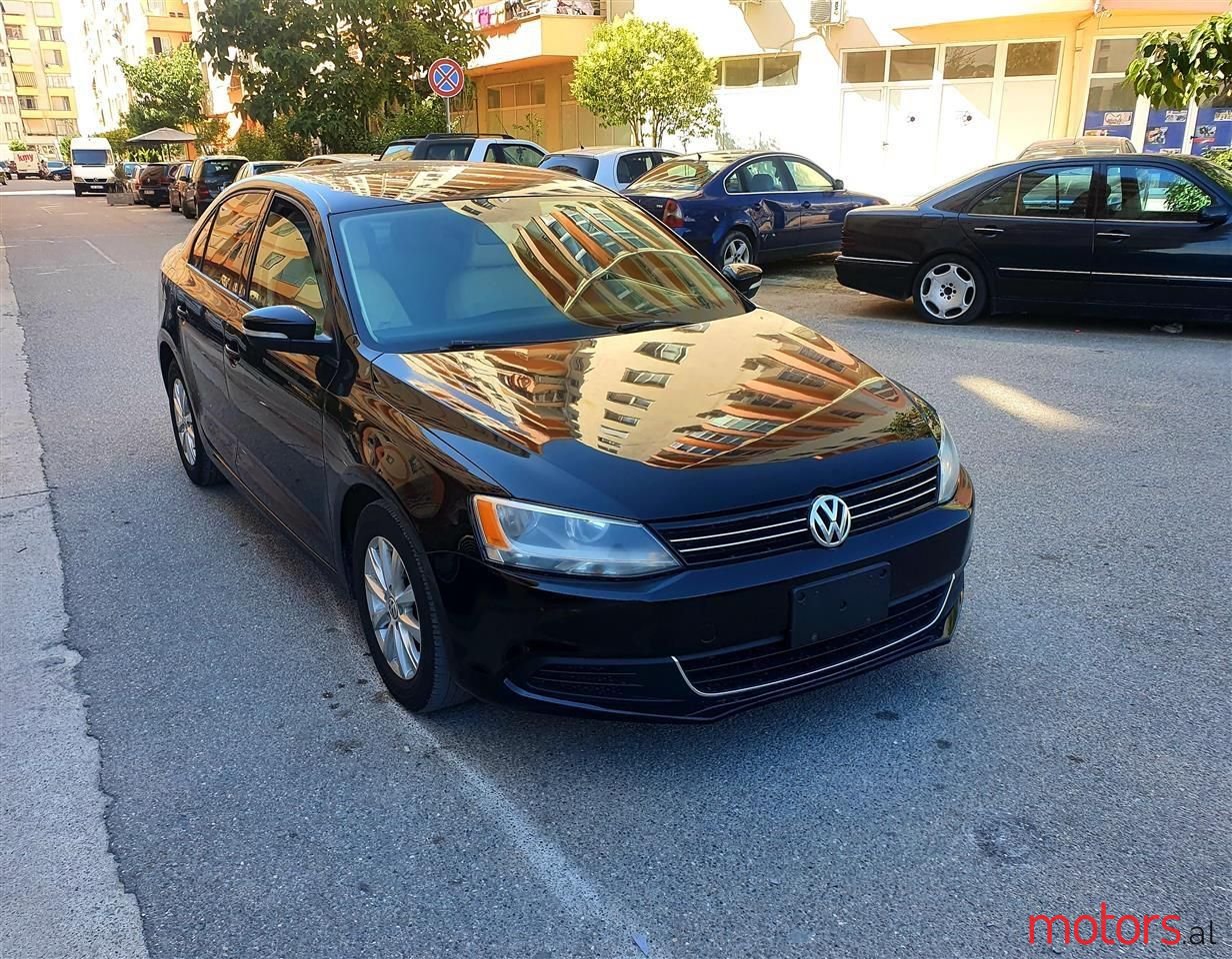 2012' Volkswagen Jetta photo #2