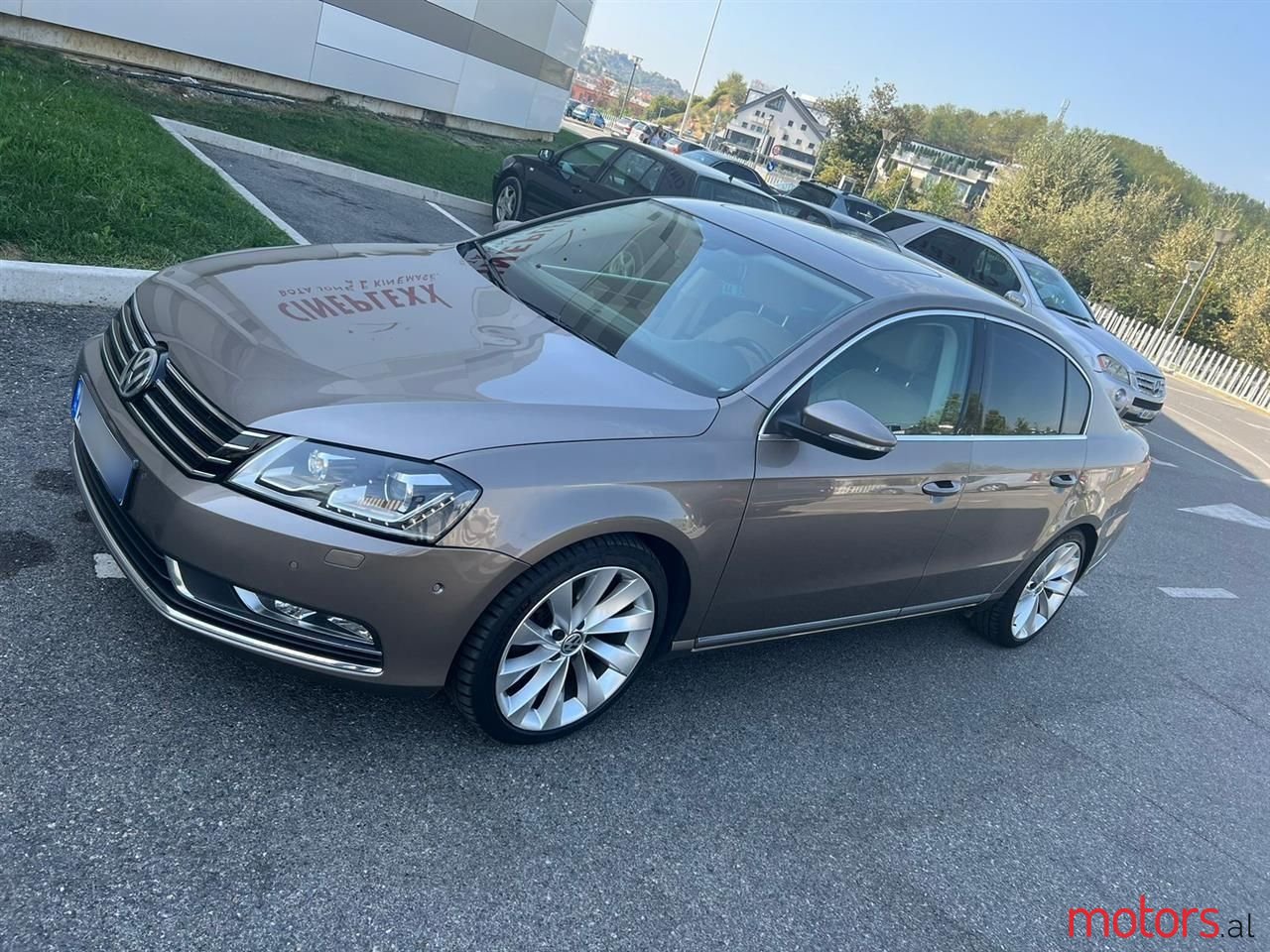 2011' Volkswagen Passat photo #4