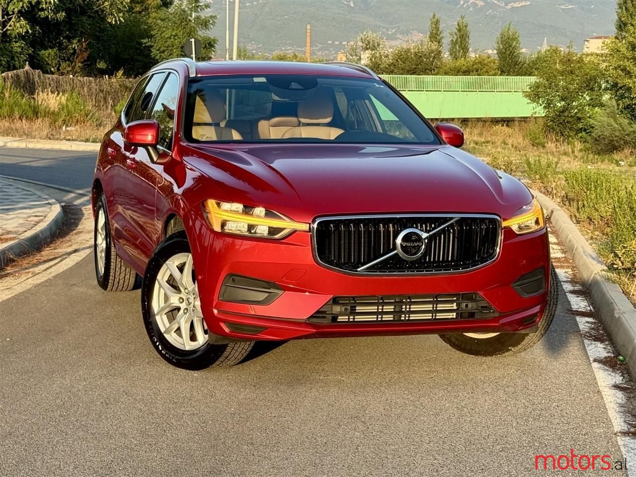 2019' Volvo Xc 60 photo #2