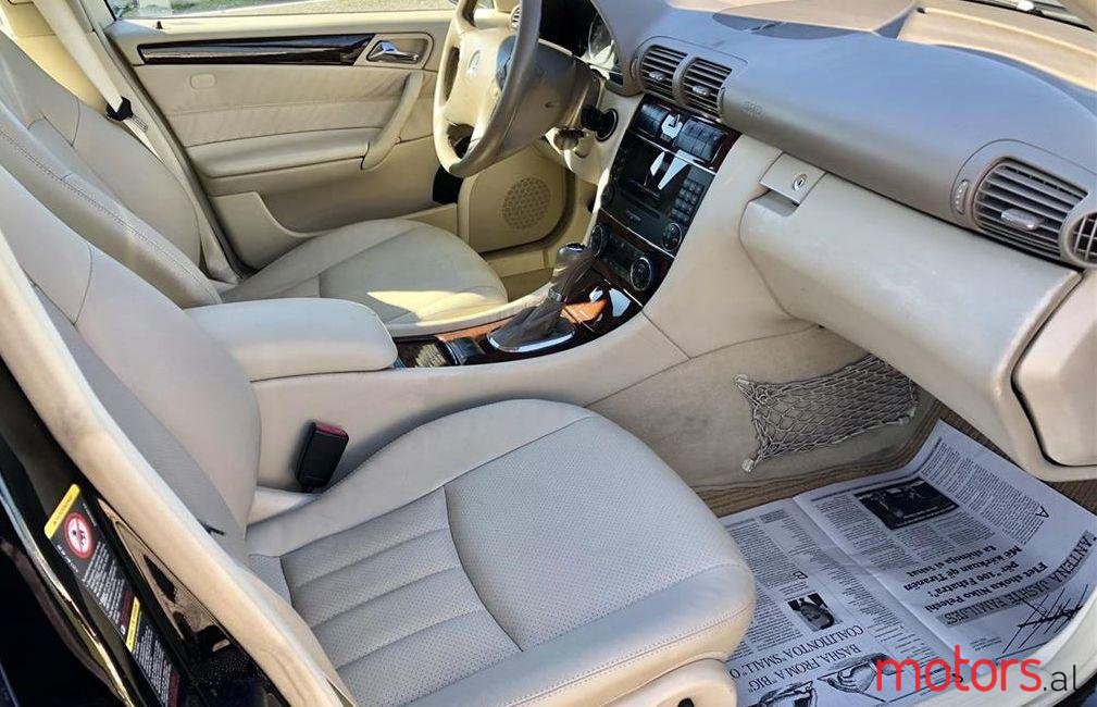 2005' Mercedes-Benz C 220 photo #3