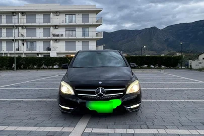 2014' Mercedes-Benz 180