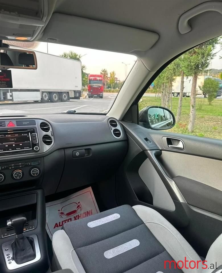 2008' Volkswagen Tiguan photo #4