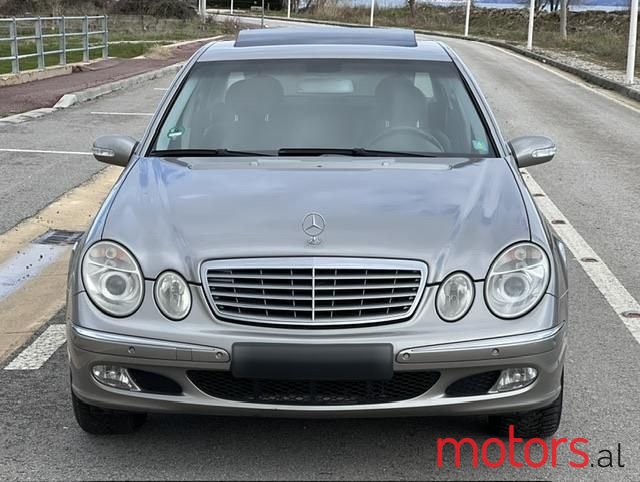 2004' Mercedes-Benz E 240 photo #3