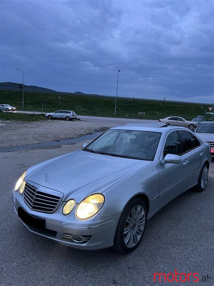 2008' Mercedes-Benz E 280 photo #1