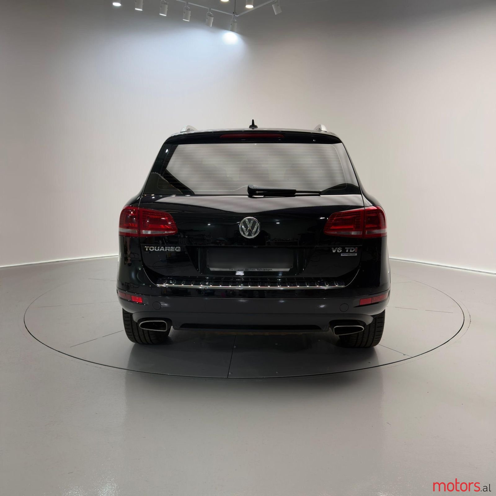 2014' Volkswagen Touareg photo #3