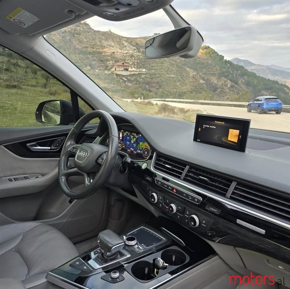 2017' Audi Q7 photo #2
