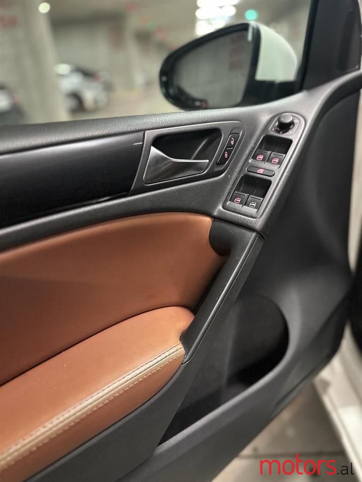 2012' Volkswagen Golf photo #5