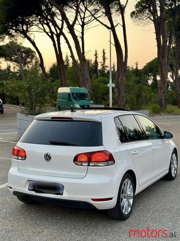 2010' Volkswagen Golf photo #6