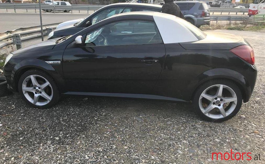 2005' Opel Tigra photo #1