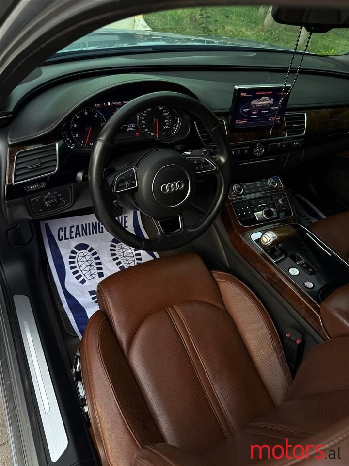 2011' Audi A8 photo #4