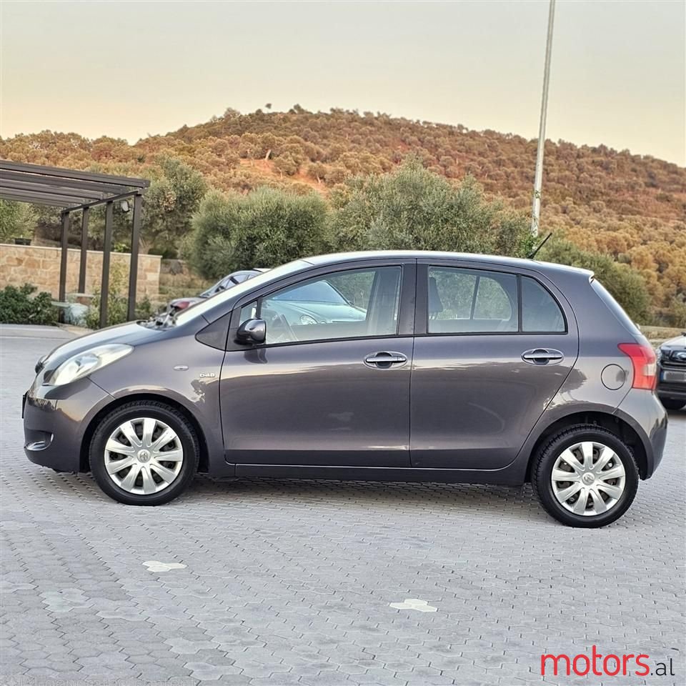 2008' Toyota Yaris photo #5