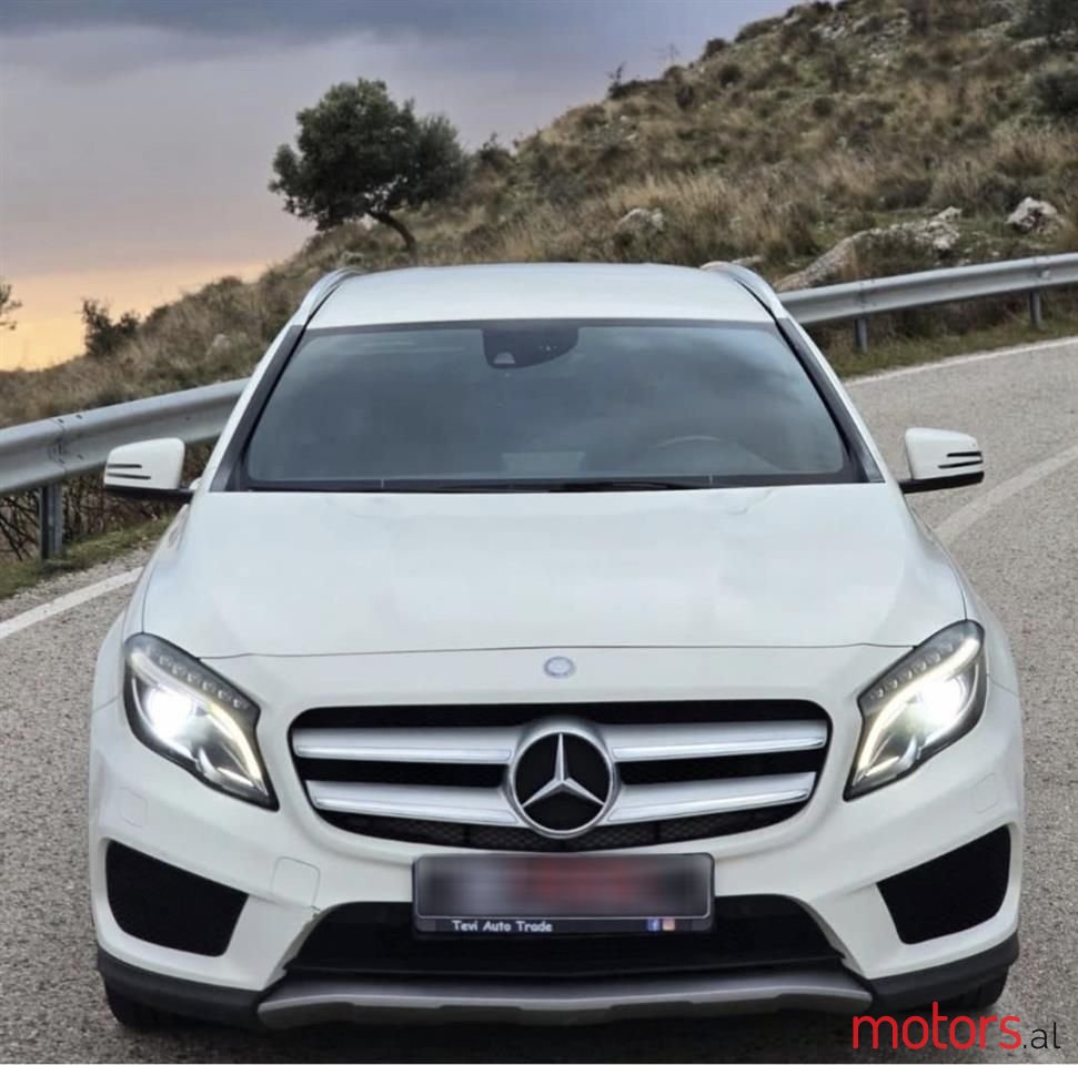 2015' Mercedes-Benz GLA 220 photo #5