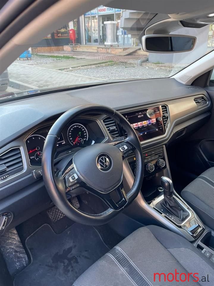 2020' Volkswagen T-Roc photo #4