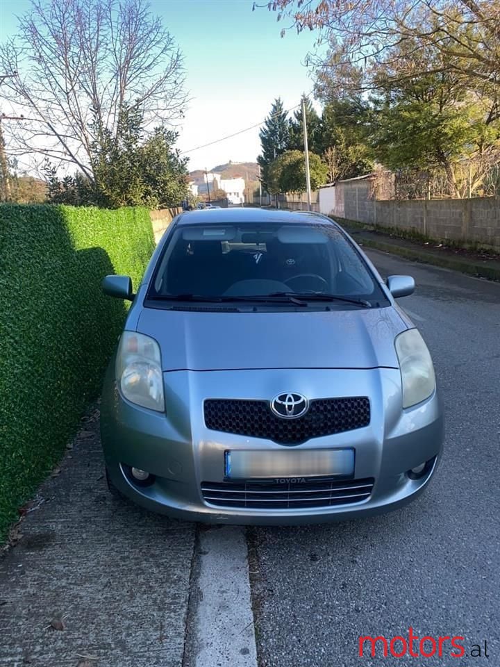 2008' Toyota Yaris photo #1