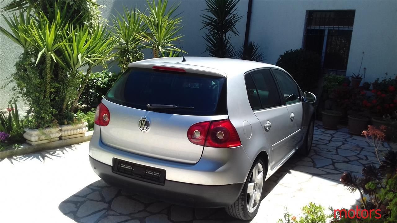 2007' Volkswagen Golf photo #5