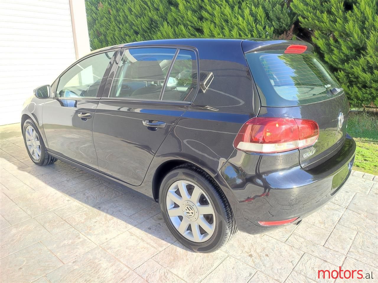 2009' Volkswagen Golf photo #6