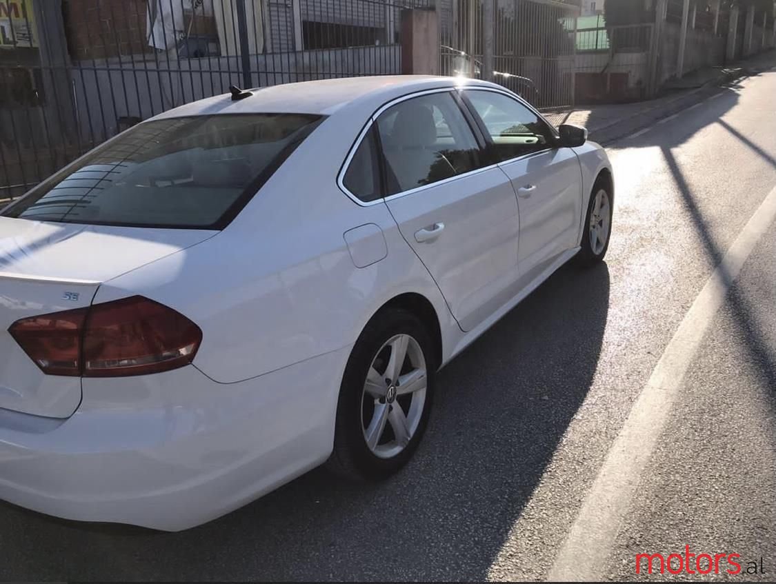 2012' Volkswagen Passat photo #3