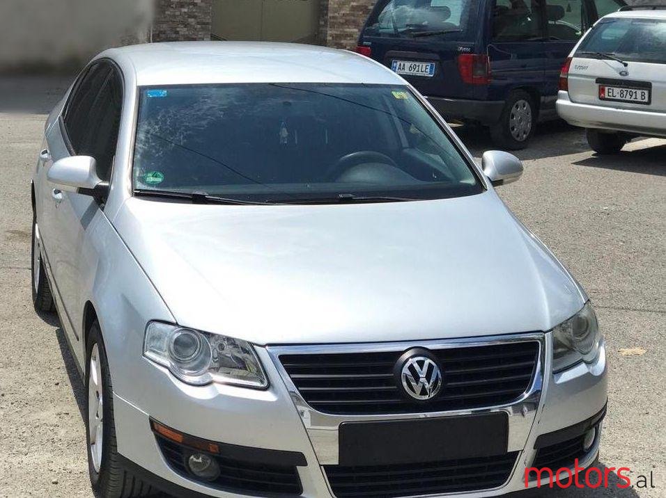 2008' Volkswagen Passat photo #2