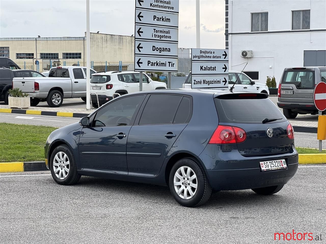 2006' Volkswagen Golf photo #3