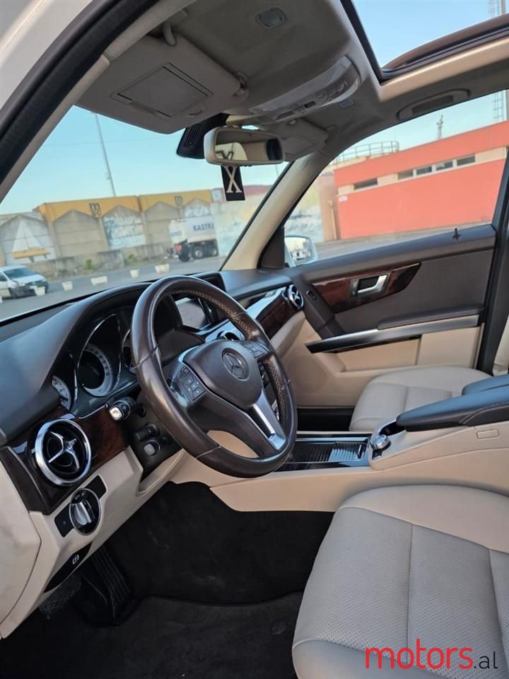 2013' Mercedes-Benz GLK 250 photo #1