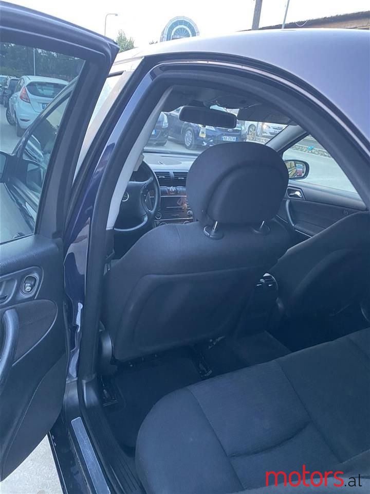 2006' Mercedes-Benz C 220 photo #3