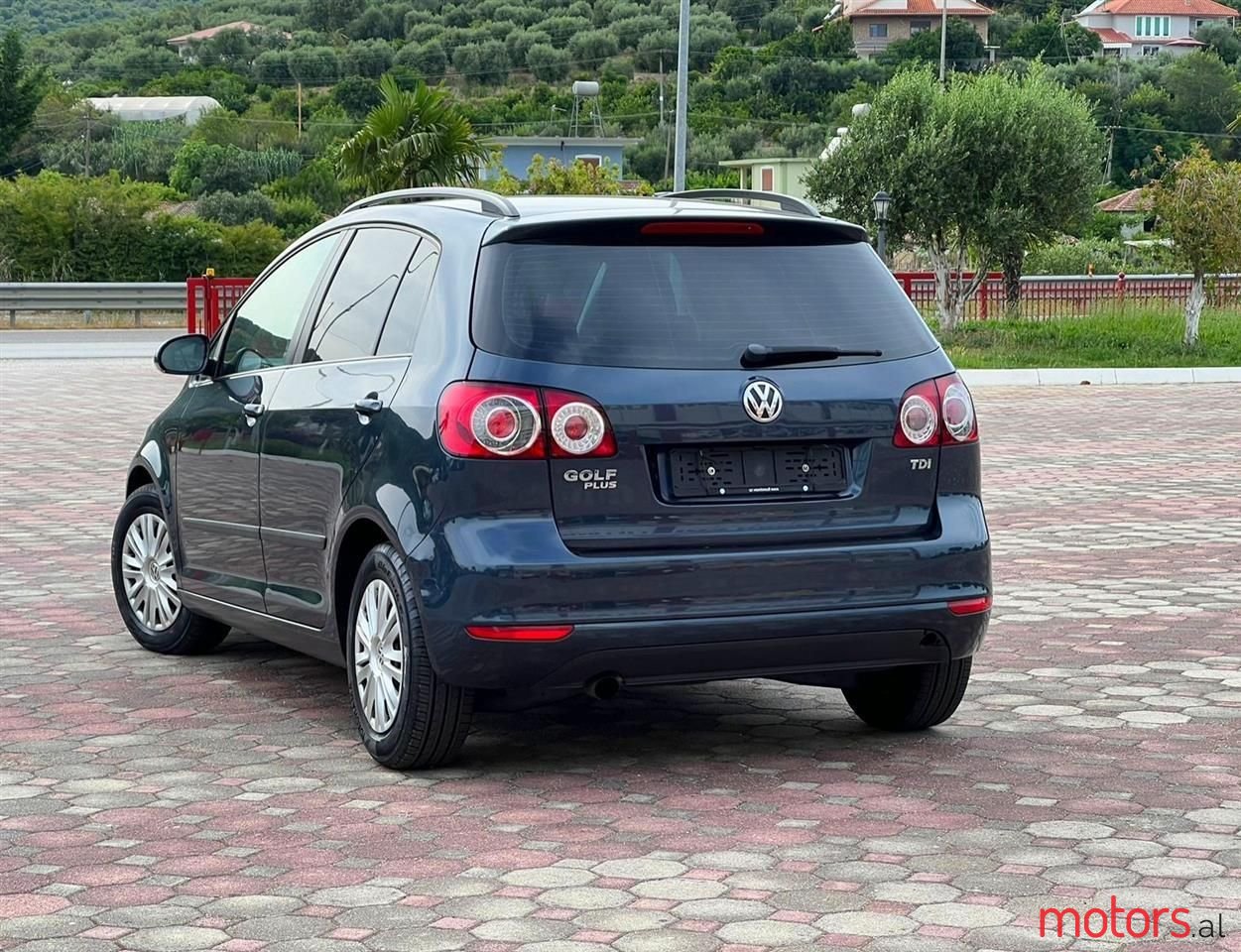 2010' Volkswagen Golf photo #4