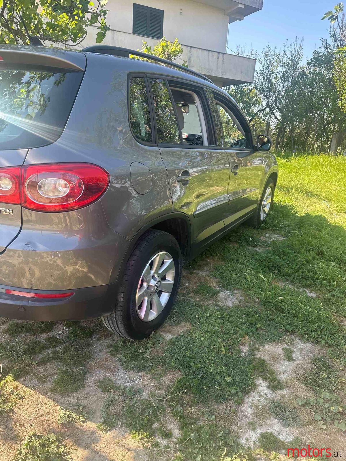 2008' Volkswagen Tiguan photo #2