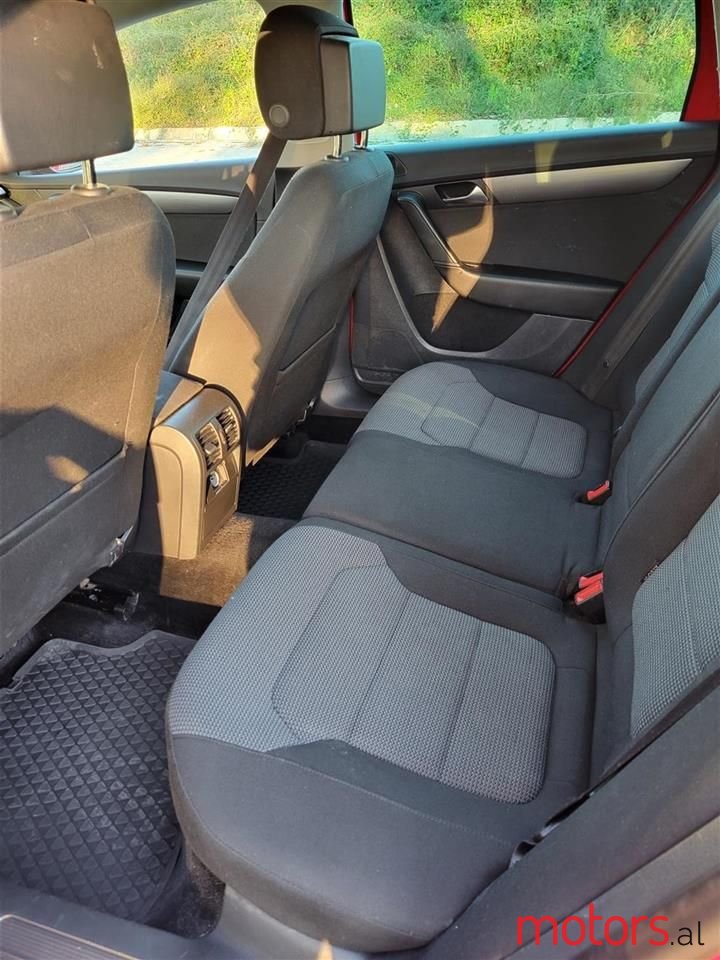 2013' Volkswagen Passat photo #2