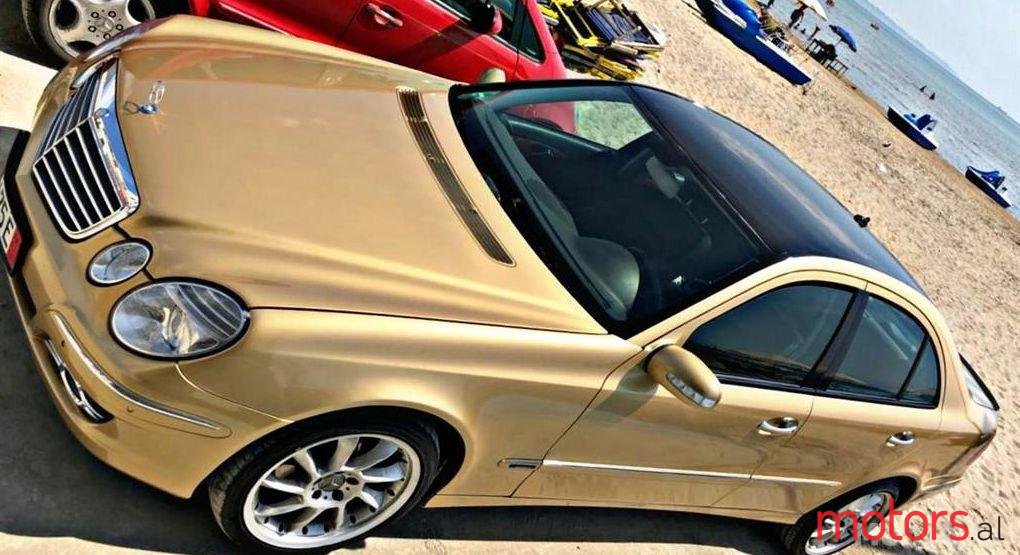 2009' Mercedes-Benz E 200 photo #1