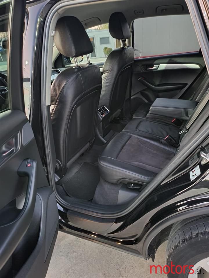 2010' Audi Q5 photo #5