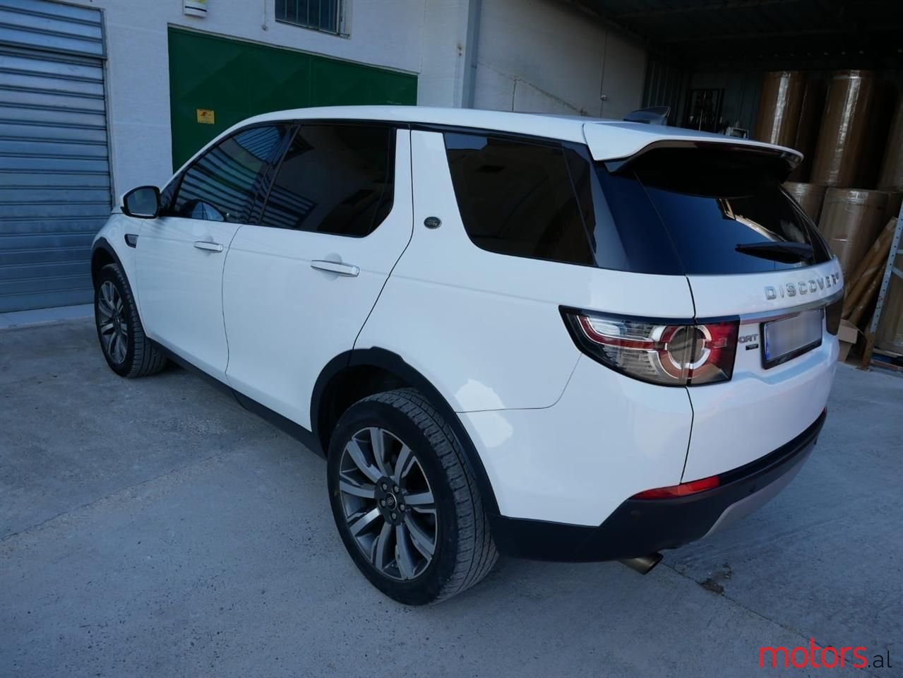 2017' Land Rover Discovery Sport photo #2