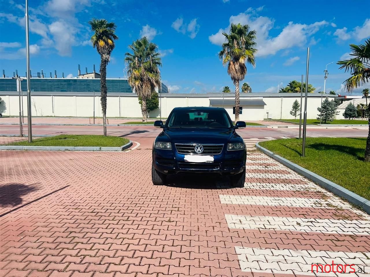 2005' Volkswagen Touareg photo #1